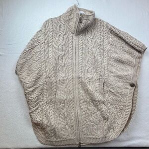 Inis Crafts Women’s One Size Merino Wool Cream Full Zip Poncho